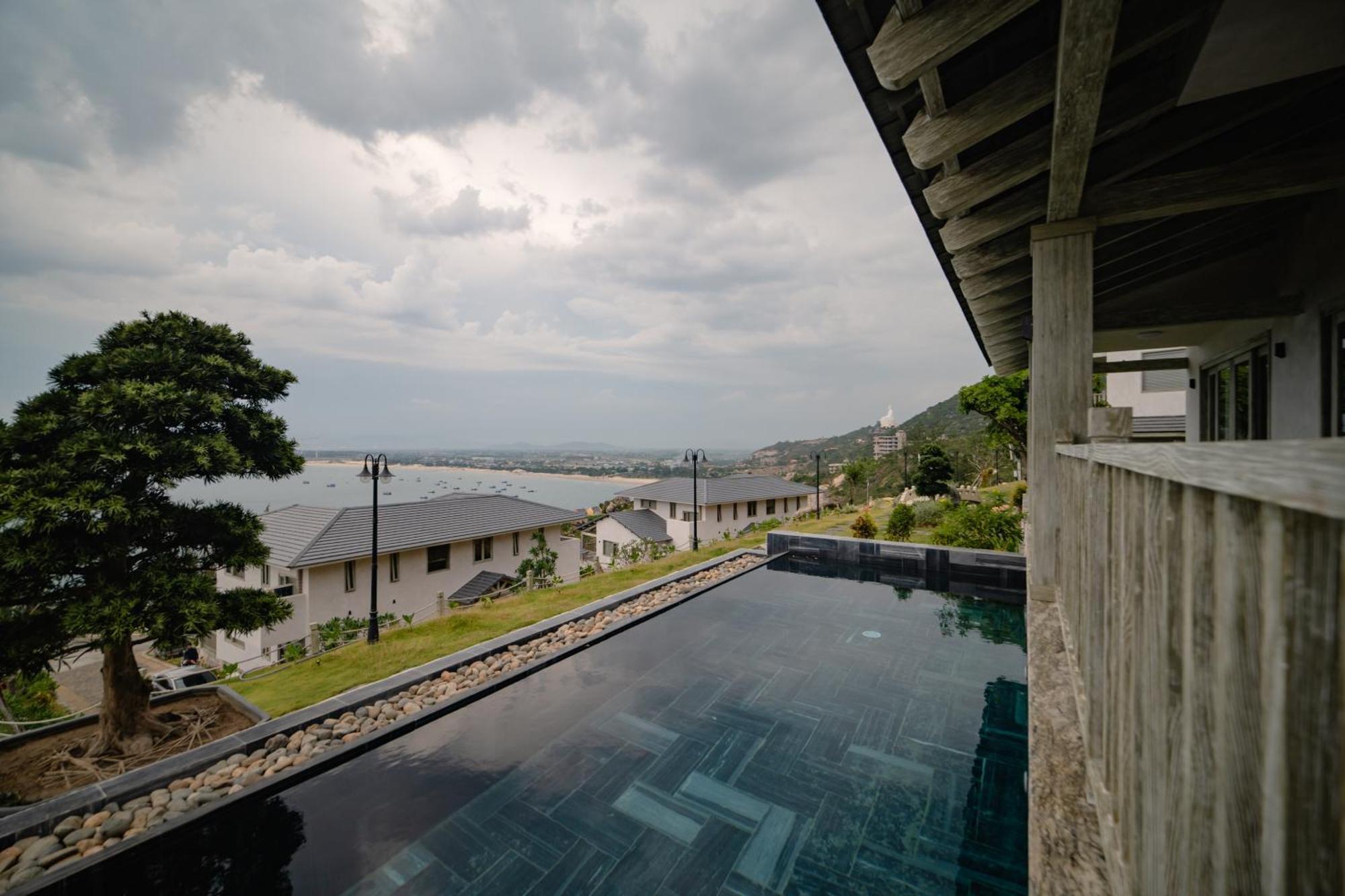 Crown Retreat Quy Nhon Resort Esterno foto